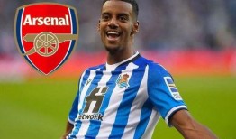 世界足球爆料视频最新,巨星转会、赛事前瞻，精彩瞬间不容错过！